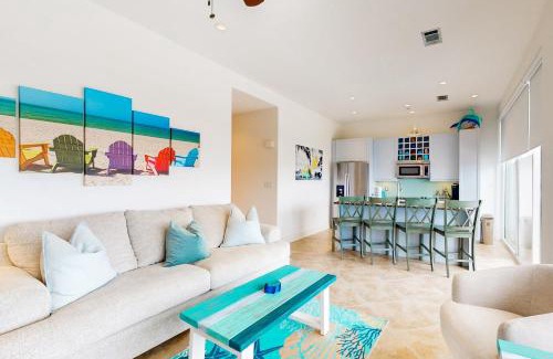 Galveston Apartment | Pelican Oasis