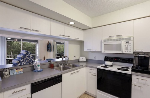Holmes Beach Condo | Pelican Paradise by A Shore Thing Vacations!