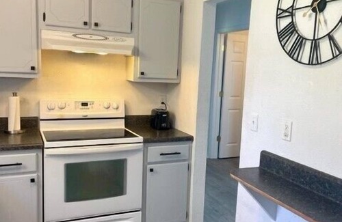 Navy Point House | Pelican Point Place-Minutes to NAS/Corry and Downtown!