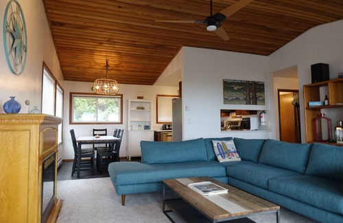 Manzanita House | Pelican Point: Spacious Ocean View Home in Manzanita (MCA #200)