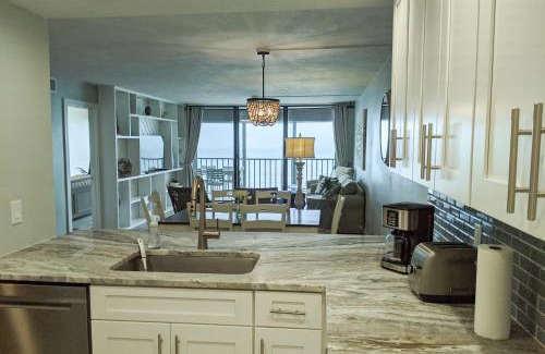 Indian Rocks Beach Apartment | Pelican's Cove 402