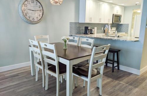 Indian Rocks Beach Apartment | Pelican's Cove 402