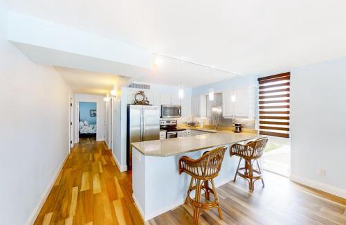 Indian Rocks Beach Apartment | Pelican's Cove 401