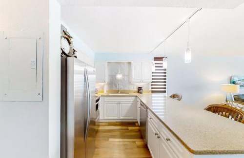 Indian Rocks Beach Apartment | Pelican's Cove 401