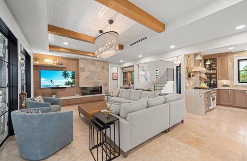 Sanibel House | Pelican's Perch: Gorgeous West Gulf Pool Home. WOW
