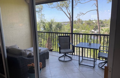 Estero Condo | Pelican Sound has it all! Fabulous, active community, in Estero, 2BR, 2BA condo.