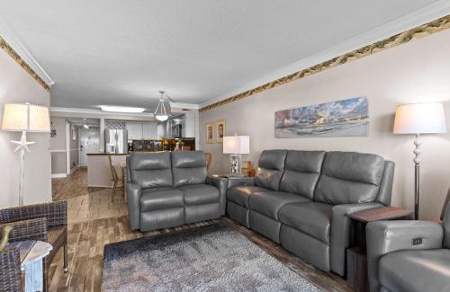 Wilmington Beach Apartment | Pelican Watch #405