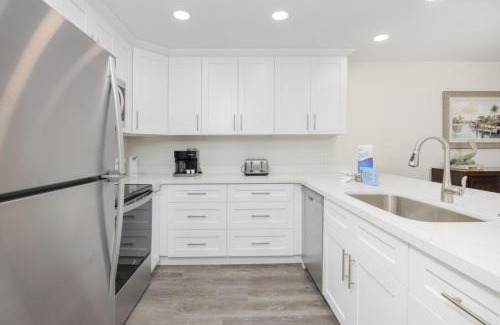 Sanibel Apartment | Pelicans Roost 204 condo