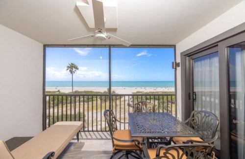 Sanibel Apartment | Pelicans Roost 304 condo