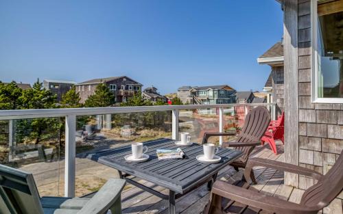 Kiwanda Shores House | Pelicans Watch - Meredith Lodging