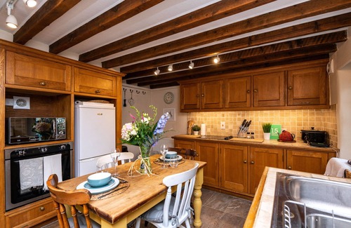 Threshfield Cottage | PEMBA COTTAGE, pet friendly, character holiday cottage in Threshfield
