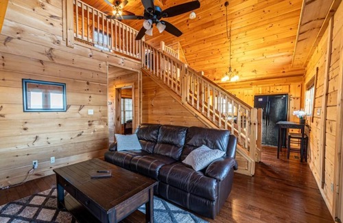 Luray Cabin | Pembroke Cabin