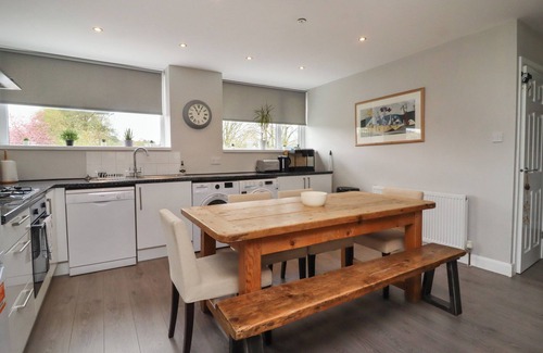 Blackburn Cottage | PENDLE VIEW APARTMENTS, family friendly in Langho, Lancashire