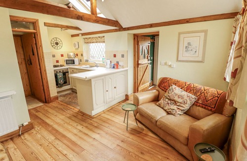 Boston House | PENDOCKIE, pet friendly, character holiday cottage in Mereham Le Fen