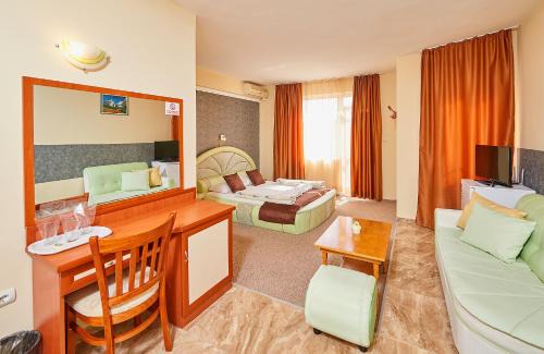 Old Town Hotel | Peneka Hotel