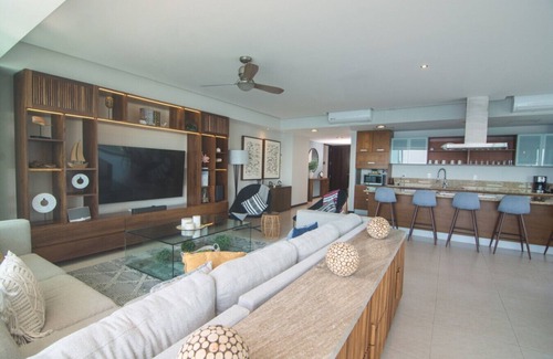 South Hotel Zone Apartment | Peninsula 17-A Puerto Vallarta