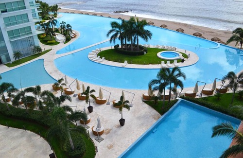 South Hotel Zone Apartment | Peninsula 17-A Puerto Vallarta