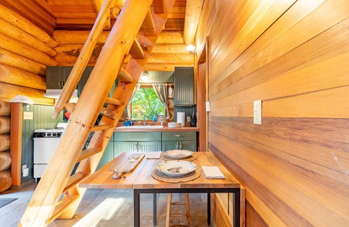 Oak Harbor Cabin | Penn Cove Overlook by AvantStay | Cabin w/Views