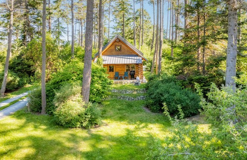 Oak Harbor Cabin | Penn Cove Overlook - Cabin with Loft