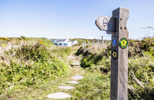 Goodwick Cottage | Penrhyn, Holiday Cottage Strumble Head, Sleeps 6, 3 bedrooms, bathrooms