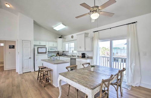 Toilla Segunda House | Pensacola Beach Home: 1 Block to Beach Access