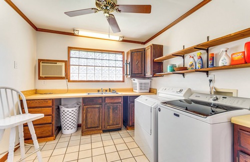 Florida Panhandle House | Pensacola Home ~ 13 Mi to Perdido Bay!
