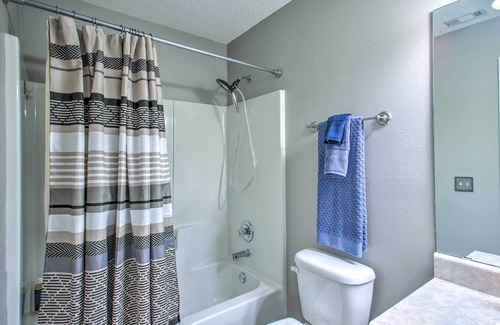 West Pensacola House | Pensacola Home ~ 2 Mi to Perdido Bay Beaches!