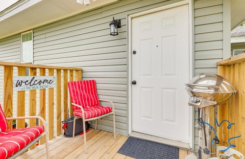 West Pensacola House | Pensacola Home on 1 Acre with Large Yard and Grill!