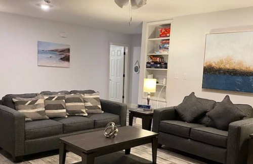 Northwest Pensacola House | Pensacola Ponderosa Sleeps 12! - Elec Car Charger
