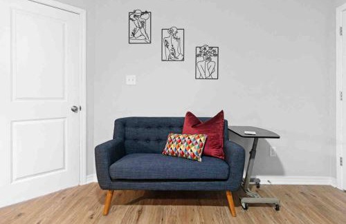 Pensacola Apartment | Pensacola Whimsy Hideaway: Quirky Apartment Near NAS