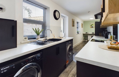 Darlington House | Pensbury - Six-Bedroom House