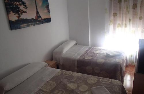 Zaragoza Centro House | Pensión La Ferroviaria Habitaciones Con Baño Privado - Sin Ascensor