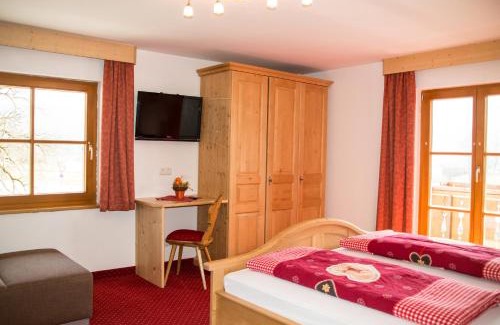 Heitlern House | Pension Carina