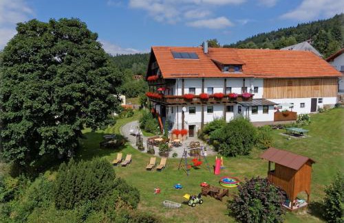Neuschoenau House | Pension Draxlerhof