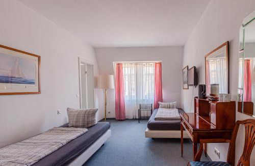 Mickten House | Pension für Monteure in Dresden, Zimmer mit eigenem Bad und großer Gemeinschaftsküche