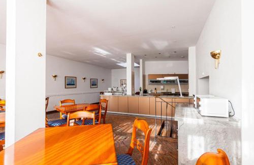 Mickten House | Pension für Monteure in Dresden, Zimmer mit eigenem Bad und großer Gemeinschaftsküche