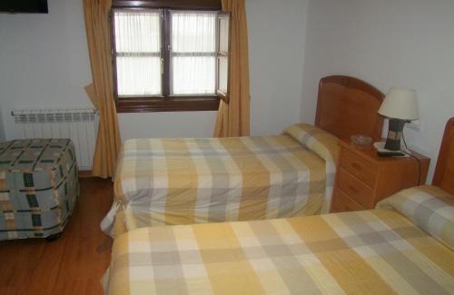 Cabezon de la Sal House | Pension Gades