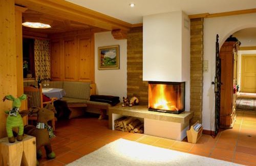 Lech am Arlberg Bed & Breakfast | Pension Kilian