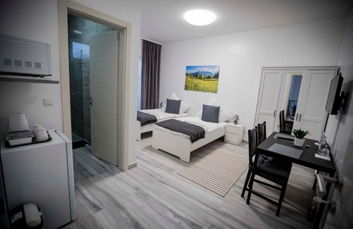 Neukoelln House | Pension Leo