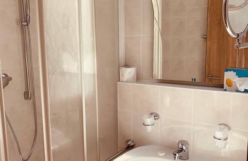 Munchen District House | Pension Lindenhof