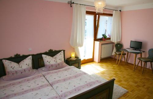 Antdorf House | Pension Maria