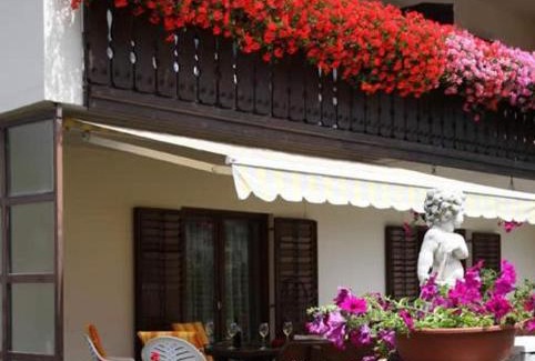 Laces Bed & Breakfast | Pension Tannenhof