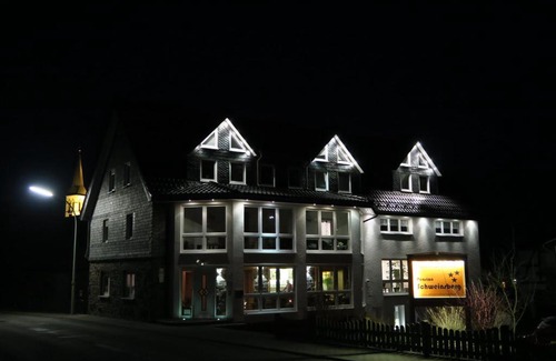 Medelon House | Pension und Ferienwohnungen Schweinsberg