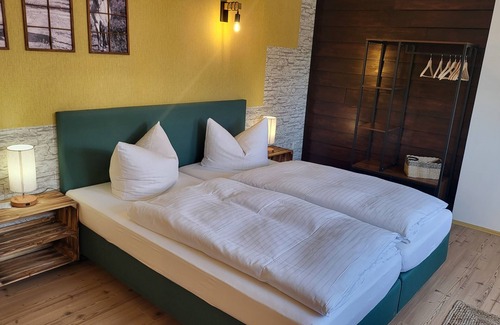 Freyburg House | Pension Zur Neuenburg