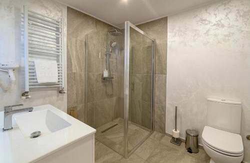 Braila House | Pensiune Heavens