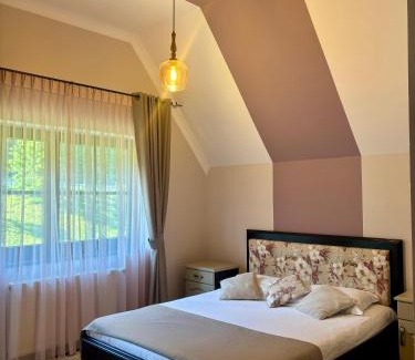 Panaci Ski Chalet | Pensiunea agroturistica Elena