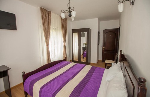 Racova House | Pensiunea Aurora