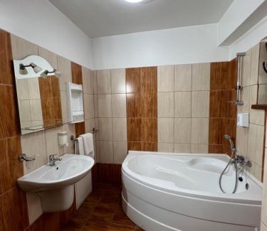 Bacau House | Pensiunea Cezara