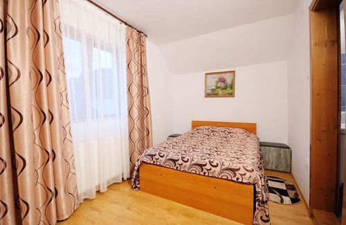 Scrind-Frasinet House | Pensiunea Claudia