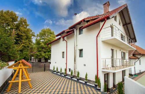 Novaci House | Pensiunea D & Ylan